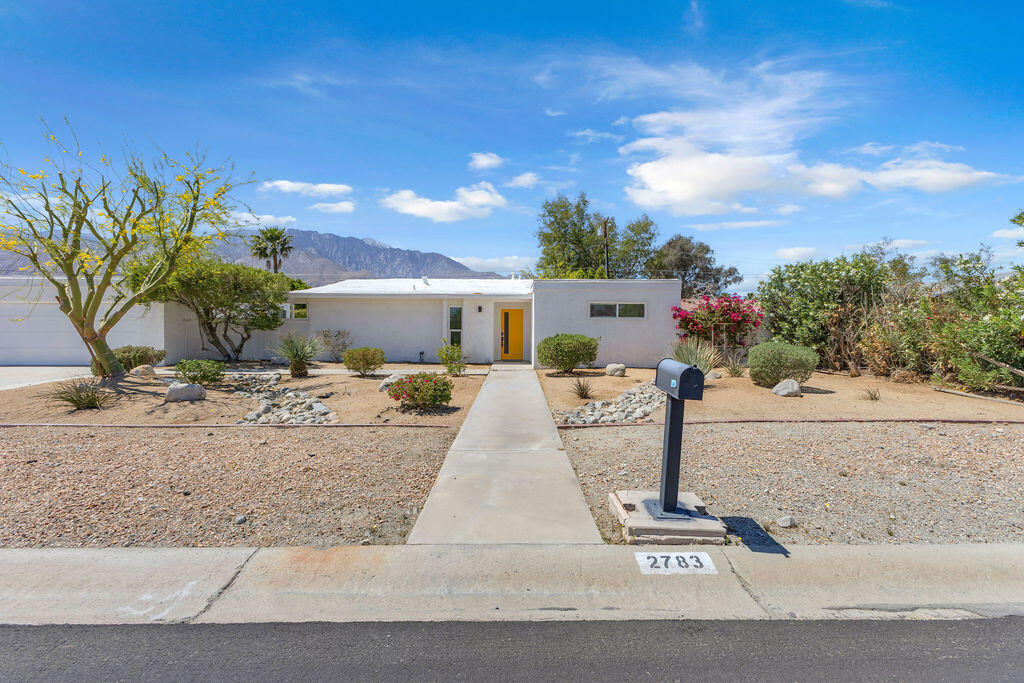 Primary Photo - 2783 N Cerritos Rd