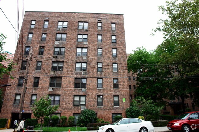 Foto del edificio - 140-33 34th Ave