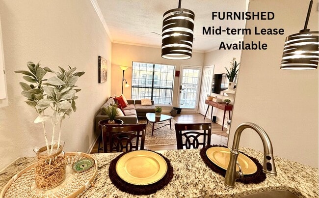 Photo - 4800 W Lovers Ln (Dallas, TX) Apartment