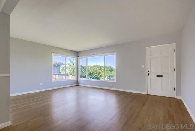 Building Photo - 4411 Saratoga Ave