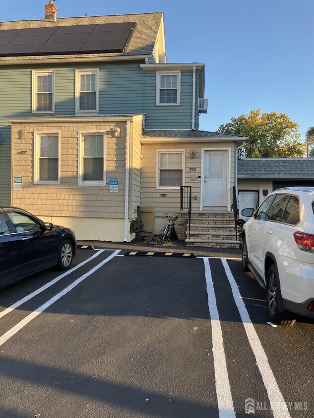 Primary Photo - 270 Washington Ave
