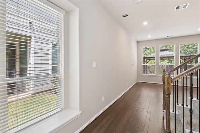 Building Photo - 134 Moon Dance Ct