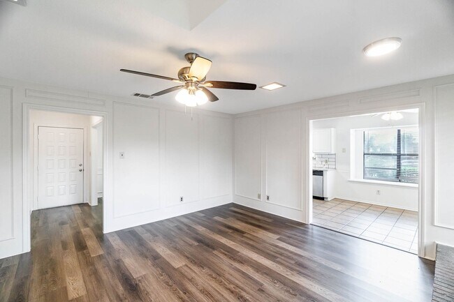 Foto del edificio - Beautifully Crafted Corner Lot 3-2-2 in Carrolton!