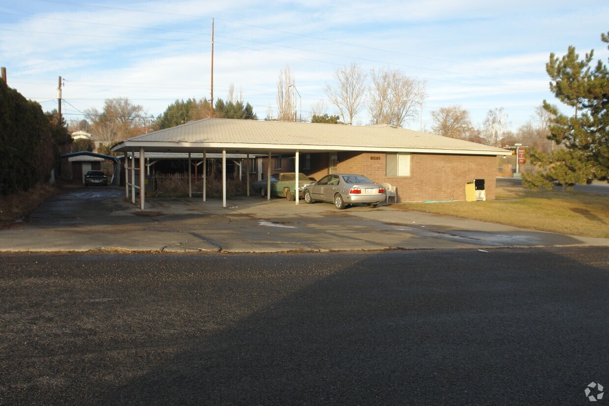 Foto del edificio - 6501 Alpine Way