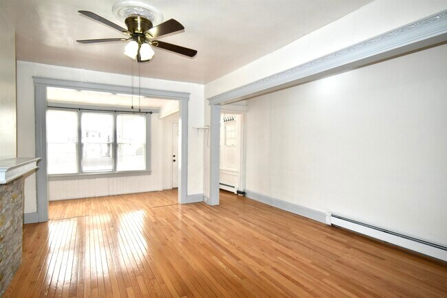 Building Photo - 30 Roosevelt Ave