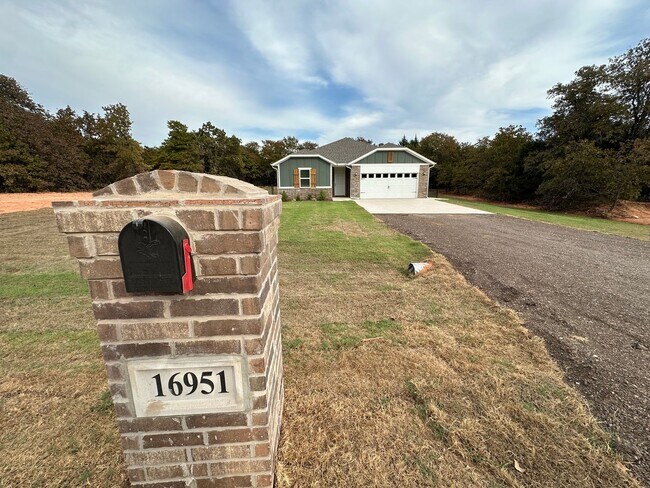 Foto del edificio - New Construction 3 Bedroom, 2 Bathroom on ...