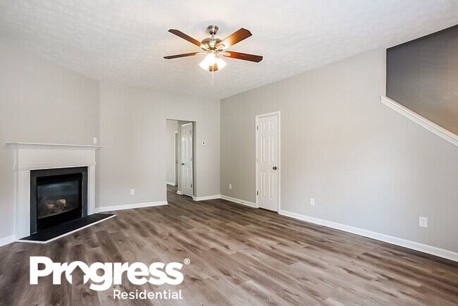 Building Photo - 444 Village Bluff Dr