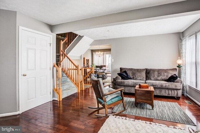 Foto del edificio - 5036 Finsbury Rd