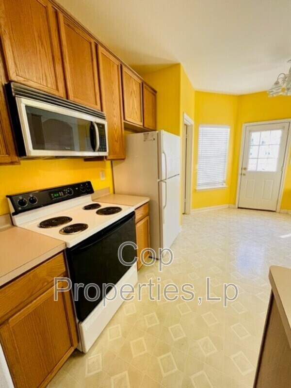 Foto del edificio - 6239 Parkland Oaks Dr