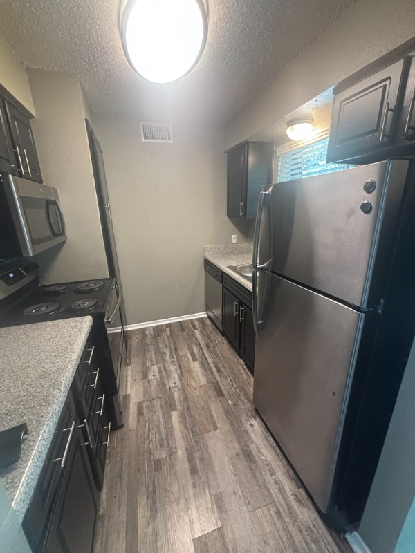 Building Photo - 531 Bedford Rd