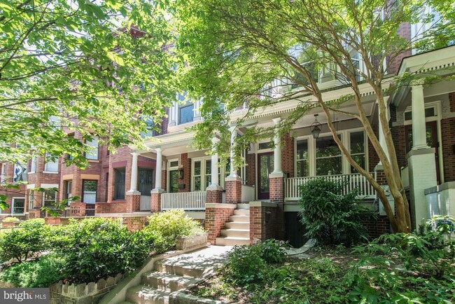 Foto del edificio - 3110 18th St NW