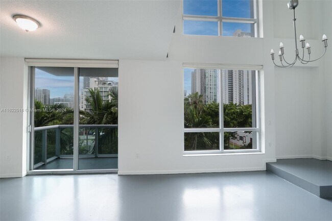 Foto del edificio - 333 NE 24th St