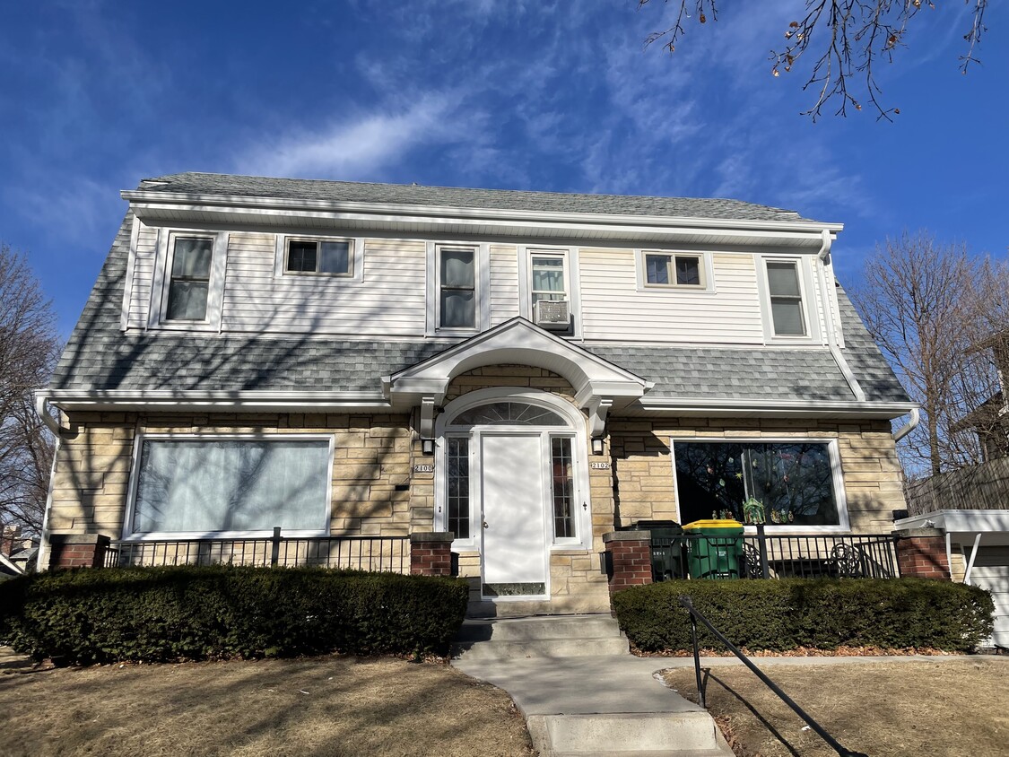 Foto principal - 2102 E Beverly Rd