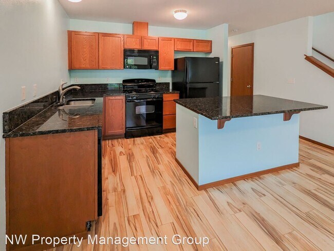 Building Photo - 2 br, 2.5 bath House - 4009 82nd Avenue NE
