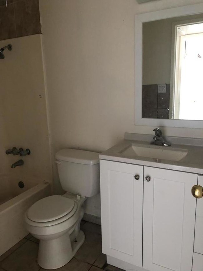 Foto del edificio - 3 Bed w/ Den--91st Ave/Indian School