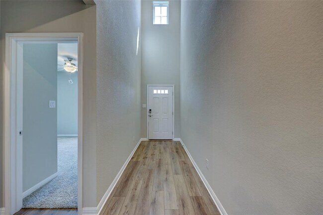 Building Photo - 117 Fairmeadow Downs Dr