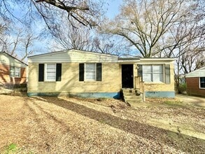 Building Photo - 3462 Mark Twain St