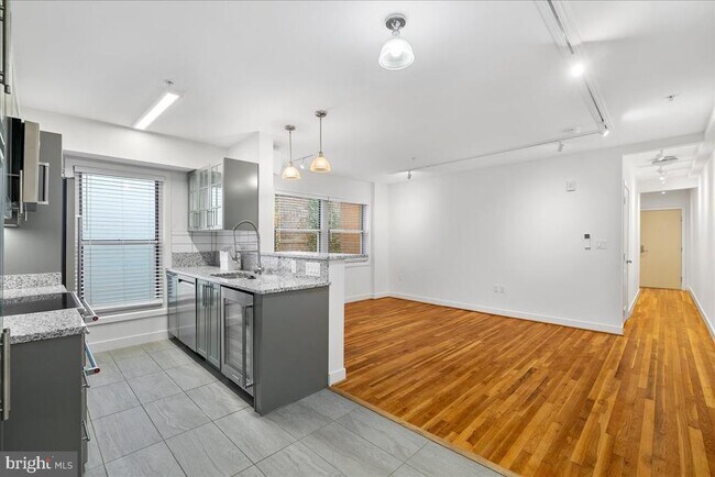 Foto del edificio - 220 2nd St SE