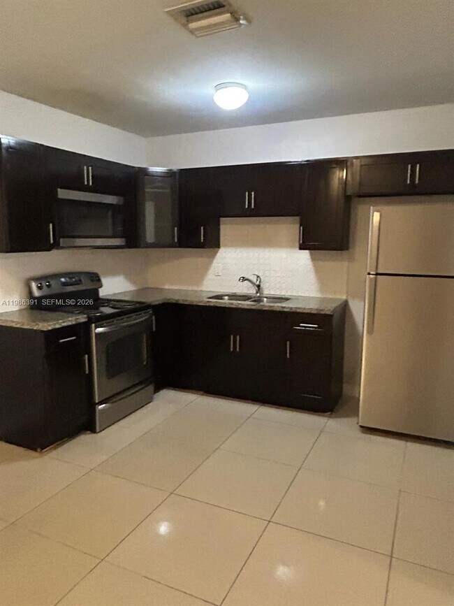 Foto del edificio - 7650 SW 10th Ct