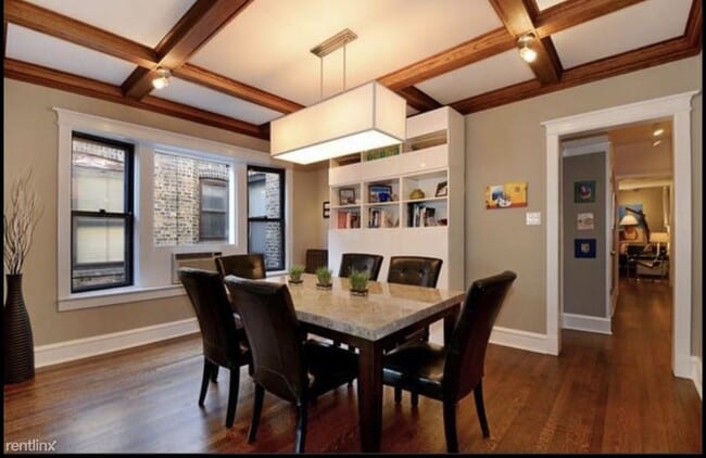 Building Photo - 2 br, 2 bath Condo - 3741 N Pine Grove Ave