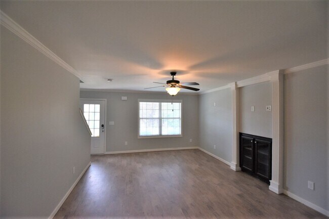 Foto del edificio - 5836 Bradshaw Ct
