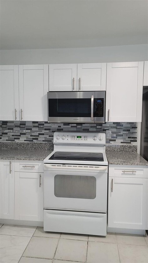 Building Photo - $3,000MONTHLY;720 SW 7TH STREET #720 HALLE...