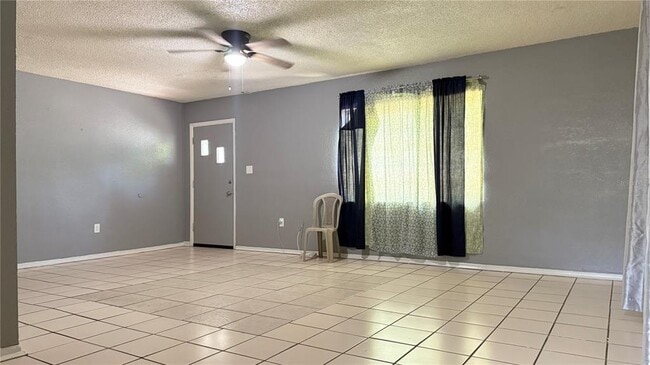 Building Photo - 5520 Riordan Way