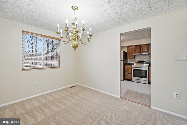 Building Photo - 5831 Rock Forest Ct