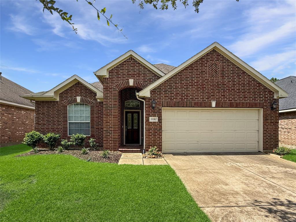 Foto principal - 21910 Whispering Daisy Ct