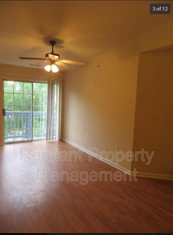 Building Photo - 251 Simpson Ave