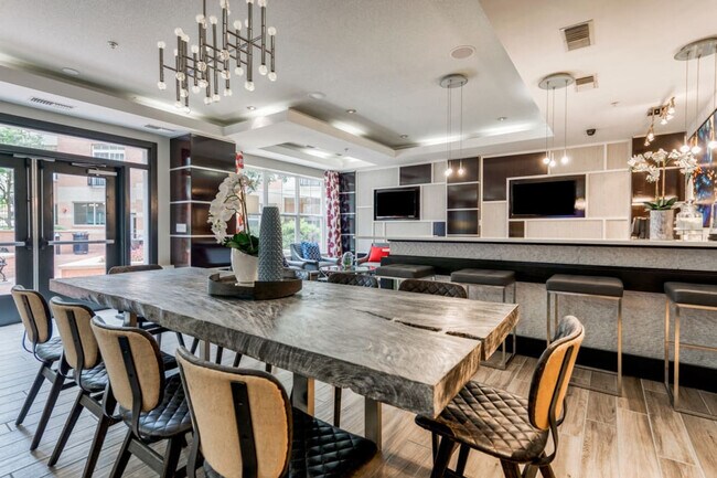 Foto del edificio - 599 John Carlyle St