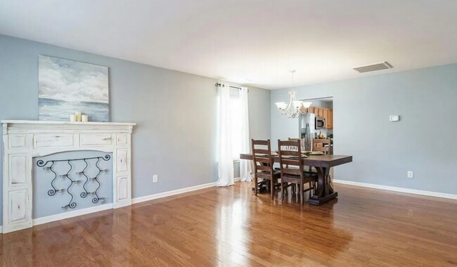 Building Photo - 116 Willow Ridge Dr