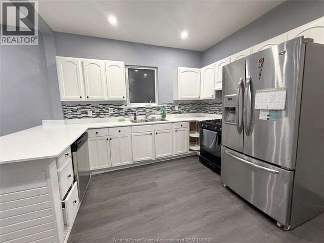 Photo du bâtiment - 958 Lillian Ave