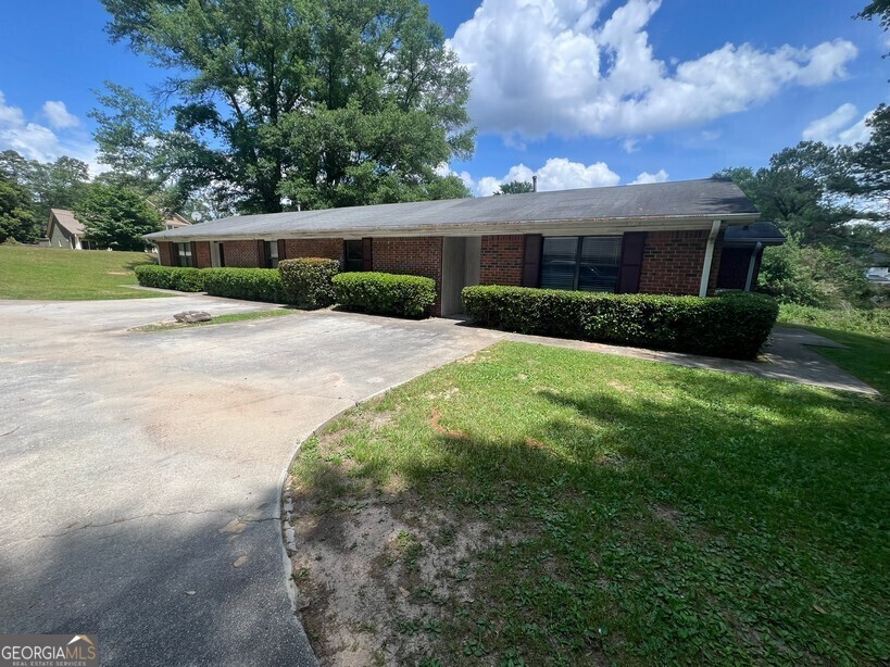 Primary Photo - 1045 Eastview Rd NE