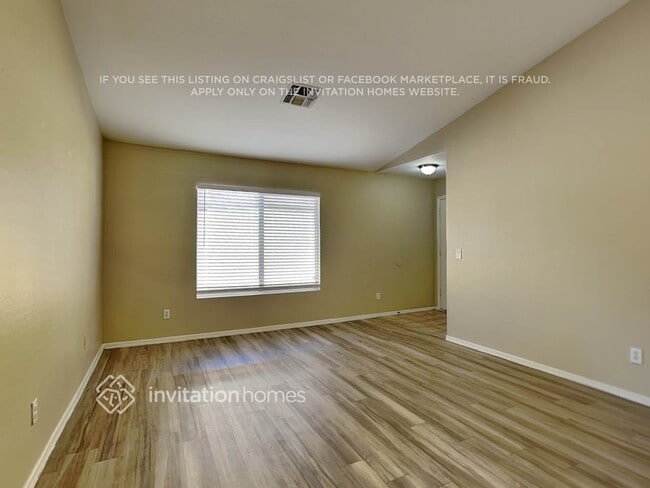 Building Photo - 12924 N Primrose St