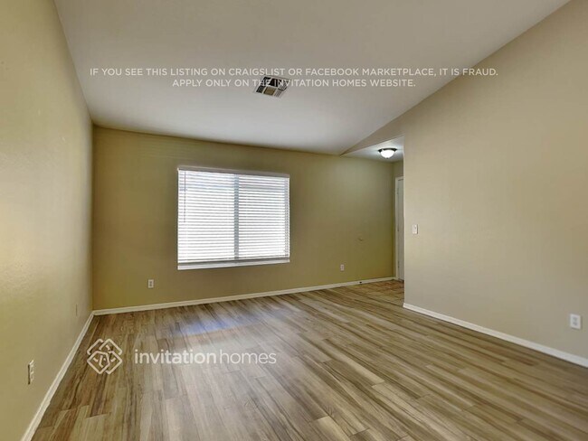 Foto del edificio - 12924 N Primrose St