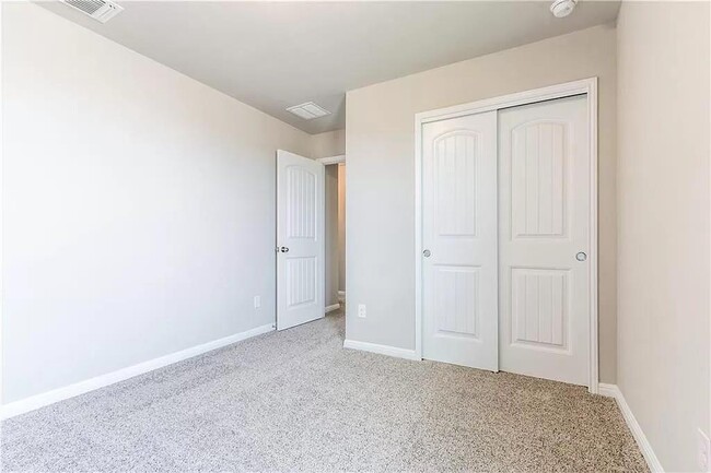 Building Photo - 2039 Birkby Ct