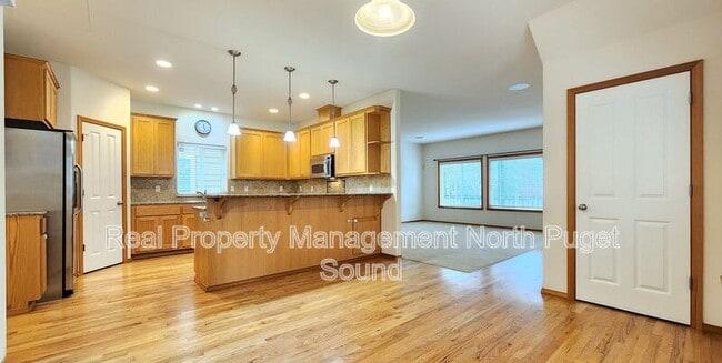 Building Photo - 7332 Olympic Dr