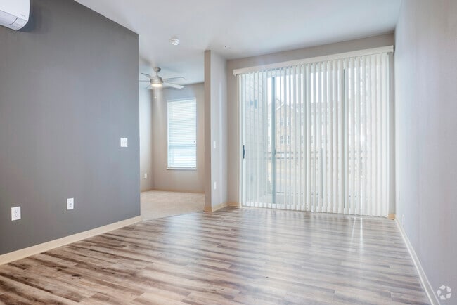 ESTUDIO, 1BA - 554SF - Sala de estar - Watts Hill Apartments