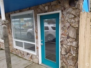 Building Photo - 205 SW Highway 101