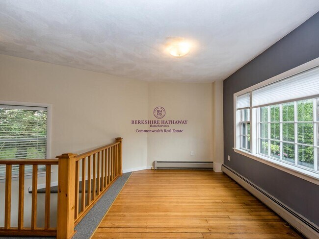 Building Photo - 36 Thorndike St