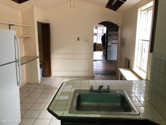 Building Photo - 3 br, 1.5 bath House - 3528 North Marvine St