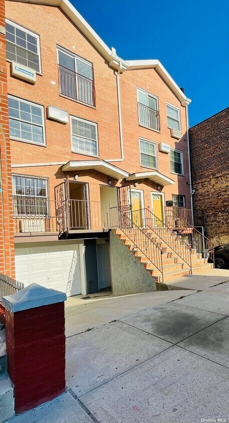 Primary Photo - 537 Snediker Ave