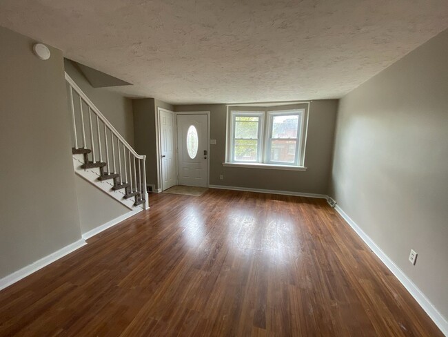 Building Photo - Beautifully redone home in Harrisburg