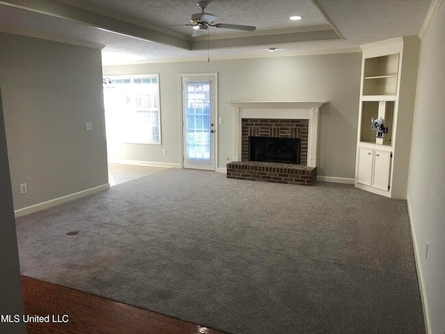 Photo - 313 S Place Dr House