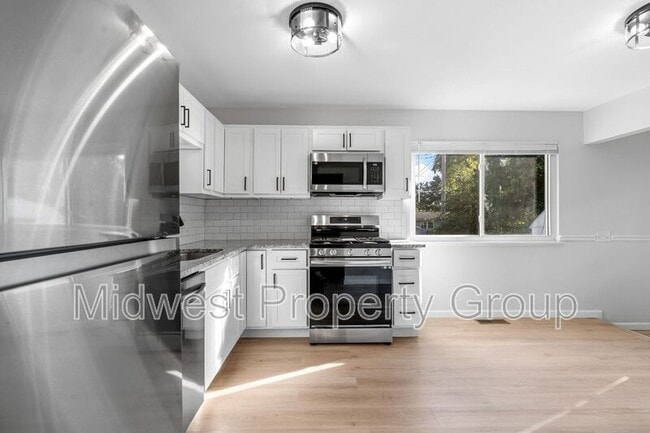 Building Photo - 1450 Tahoe Dr
