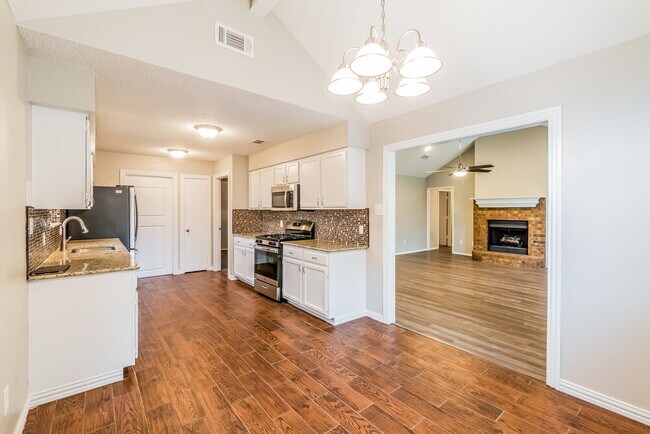 Foto del edificio - 2101 Garner Cir