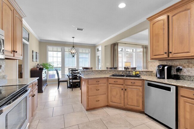 Foto del edificio - Beautiful 4 bedroom home with 5th Bonus Room