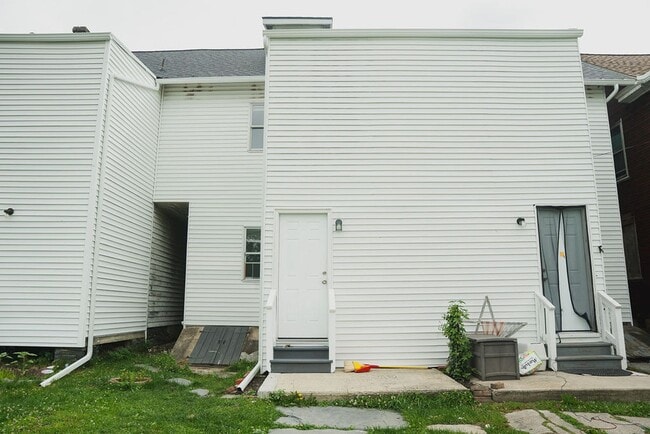 Building Photo - Fully Renovated 4BR Home – Move-In Ready with Spacious Layout & Modern Upgrades!
