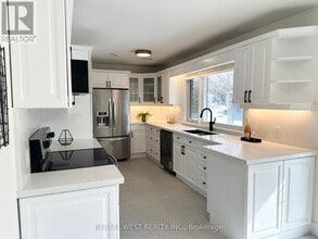 Building Photo - 416 The Kingsway